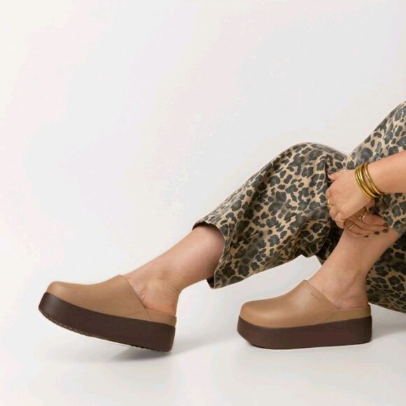Crocs Shoes - NWOT CROCS Dylan Platform Mule Clog Womens Size 9 Sepia Tan Brown Boston